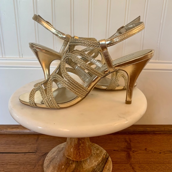 Adrianna Papell gold braid sandals-6M - Picture 6 of 7